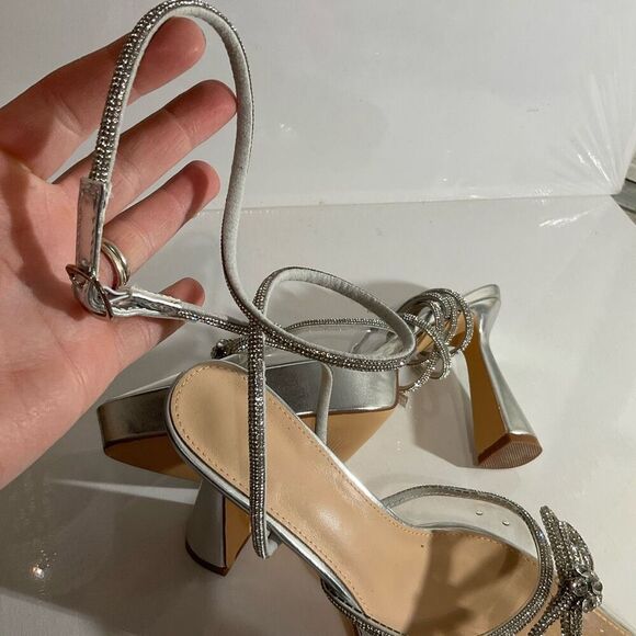 Women’s rhinestone bow pointed toe, heel pumps, adjustable ankle strap size 10 ￼ - Picture 4 of 6